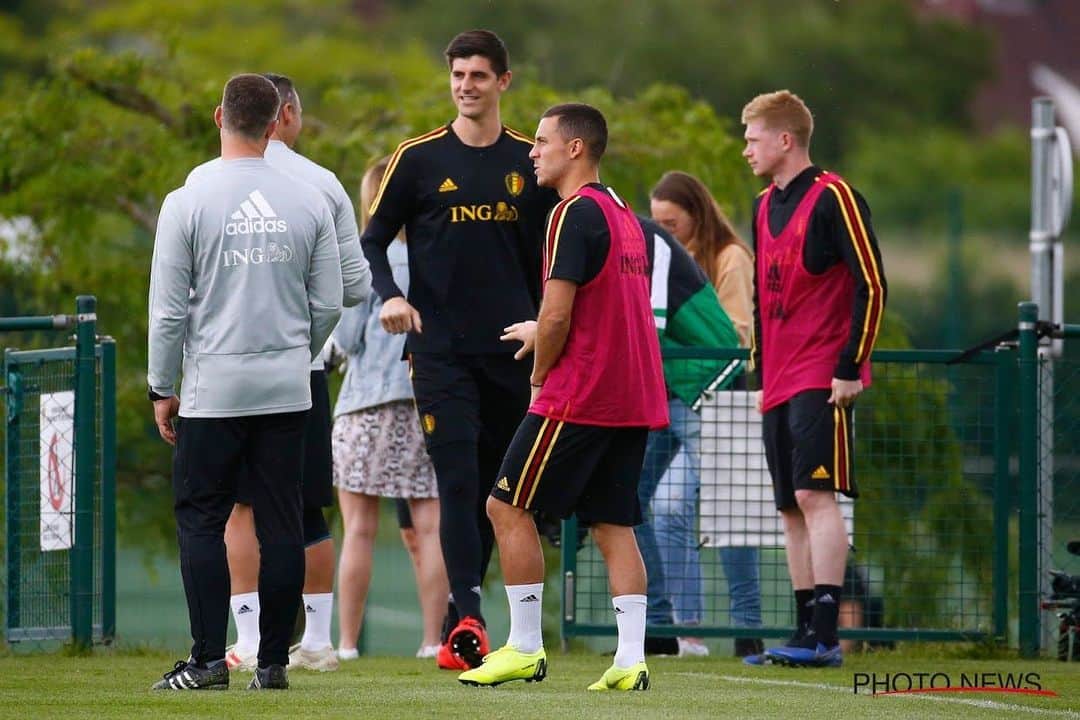 のインスタグラム：「Happy to be back in training today after missing out yesterday due to 🤮😂! #comeonbelgium🇧🇪」