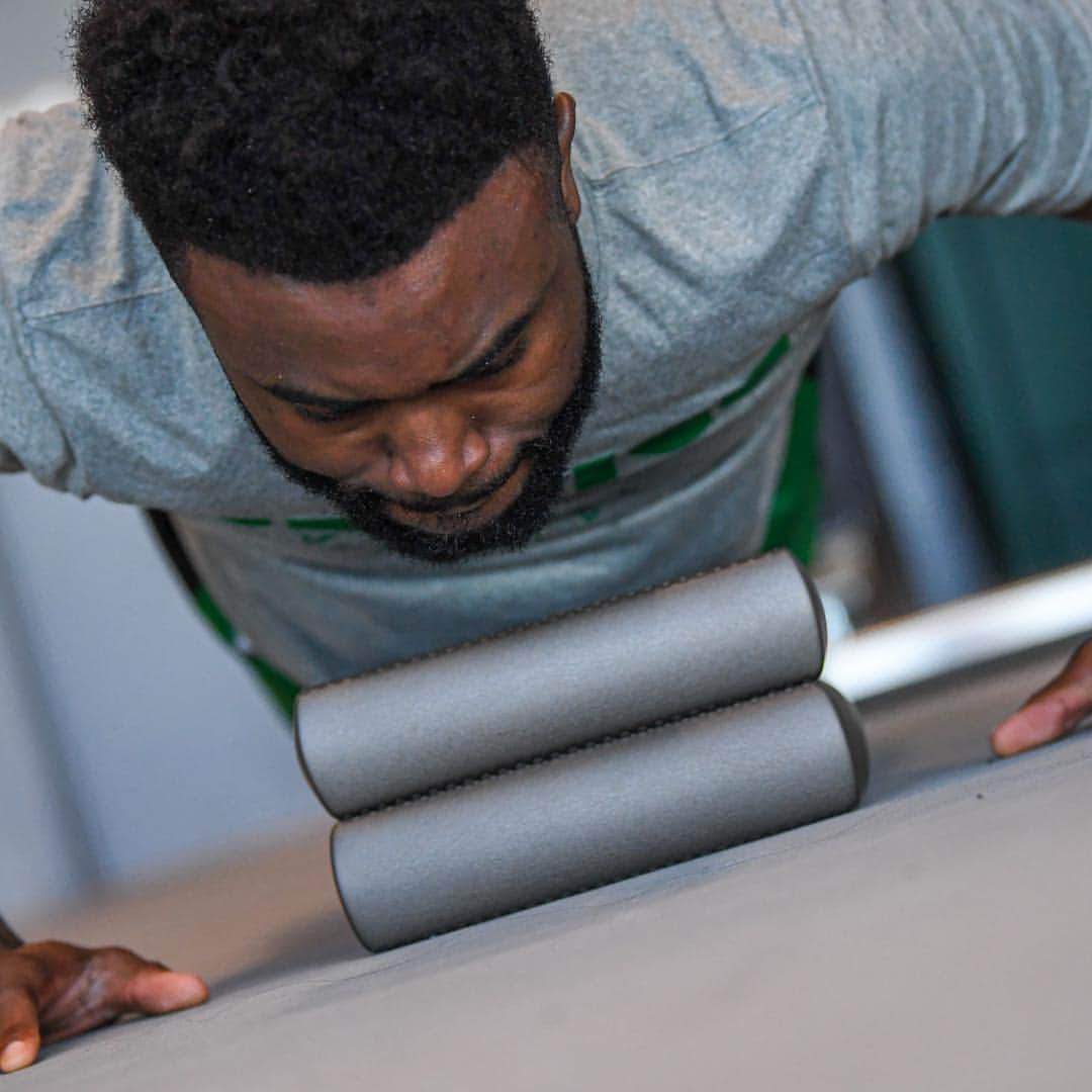 ボストン・セルティックスさんのインスタグラム写真 - (ボストン・セルティックスInstagram)「Summer gainz 🏋️‍♂️」6月7日 4時55分 - celtics