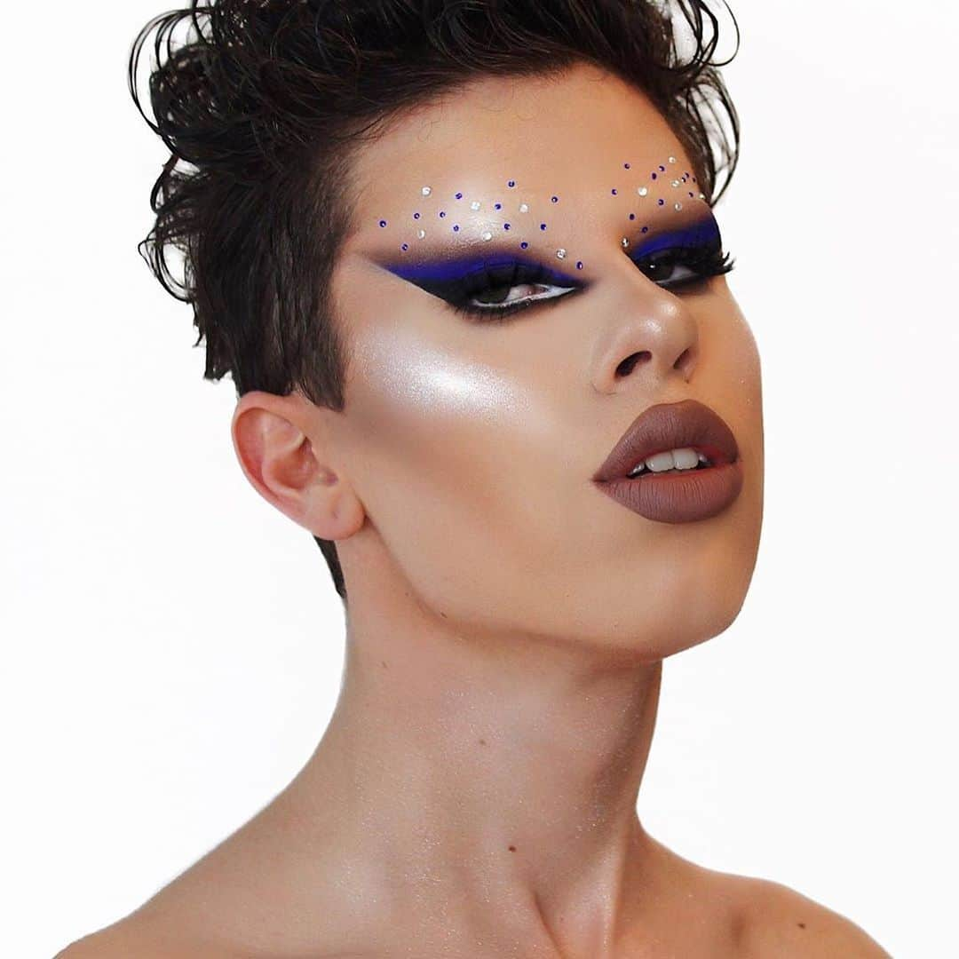 Anastasia Beverly Hillsさんのインスタグラム写真 - (Anastasia Beverly HillsInstagram)「These looks 😍  using the #ABHxAlyssaEdwards Palette  Whats your favorite color combo?  1  @kanciurzeska 2. @tephadoll_ 3.@spencermakeup 4.@trevor.j.barrett 5. @wixya_makeup  6.  @ayophilipp  7. @gianmorales  8. @sandyhirales  9. @hiddengemblog  10. @olgadann」6月7日 5時00分 - anastasiabeverlyhills