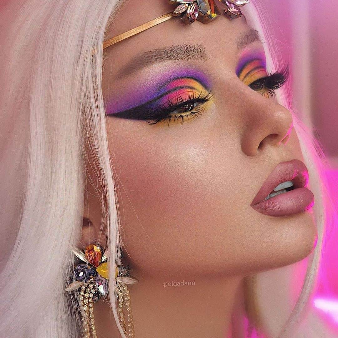 Anastasia Beverly Hillsさんのインスタグラム写真 - (Anastasia Beverly HillsInstagram)「These looks 😍  using the #ABHxAlyssaEdwards Palette  Whats your favorite color combo?  1  @kanciurzeska 2. @tephadoll_ 3.@spencermakeup 4.@trevor.j.barrett 5. @wixya_makeup  6.  @ayophilipp  7. @gianmorales  8. @sandyhirales  9. @hiddengemblog  10. @olgadann」6月7日 5時00分 - anastasiabeverlyhills