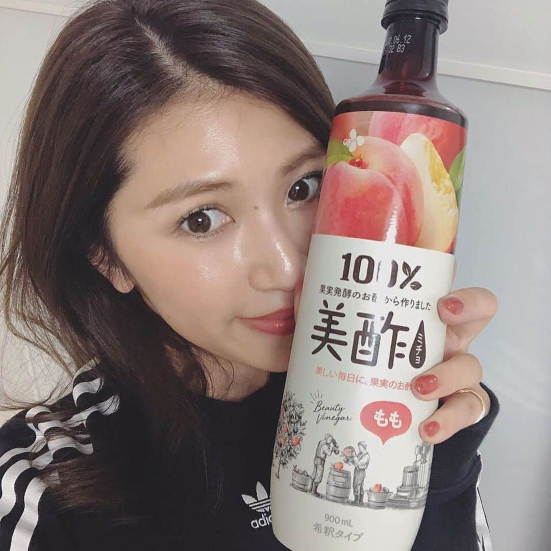 藤原菜摘さんのインスタグラム写真 - (藤原菜摘Instagram)「After Morning practice!!🧘‍♀️ . いま大人気の美酢を遅ばせながら飲んでみたけど 酸味が強くないしとにかくめっちゃおいしい🍑 . お酢は疲労回復効果があるので体動かした後に🍹◎ . #美酢 #ミチョ #ビューティービネガー #PR」6月7日 10時44分 - natsumi_fujiwara