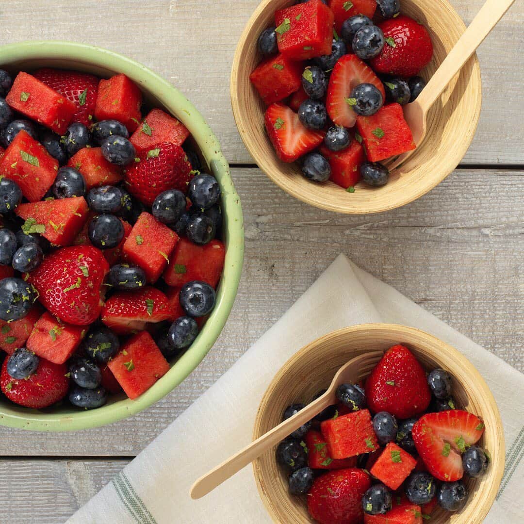 Whole Foods Marketさんのインスタグラム写真 - (Whole Foods MarketInstagram)「Peak-season berries are here. Are you ready? Head over to today’s Story for some of the tastiest ways to enjoy them! 🍓」6月7日 5時25分 - wholefoods