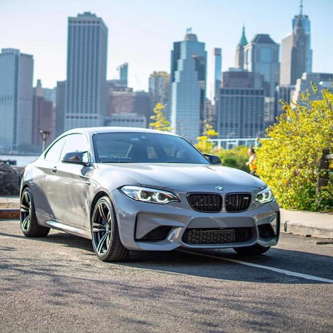 CarsWithoutLimitsさんのインスタグラム写真 - (CarsWithoutLimitsInstagram)「Grigio paint on this stunning M2 🤳🏾 Photo @benz0ver @rrayramos @pb.imagery  #carswithoutlimits #bmw #m2 #grigio #nyc #toronto」6月7日 6時15分 - carswithoutlimits