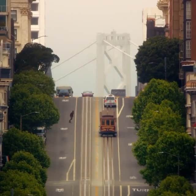 スラッシャーのインスタグラム：「We don’t typically announce things like this on Instagram, but we are proud of our friends @technicolor_talbot and @jimmiefailsiv, two native San Franciscans who made a beautiful movie about the city we love. Much of the film is set right here in Hunters Point, the oft-forgotten neighborhood Thrasher has called home since 1981. The @lastblackmansf opens in select cities and theaters tomorrow (Friday) and features guest appearances from @daewon1song, @andyroy18, and @kidcobbs 🌁」