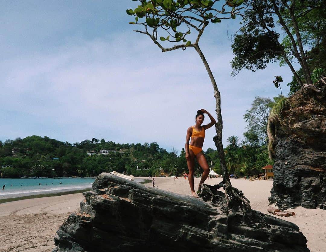 ジョディ・ウィリアムズのインスタグラム：「back to the islands 🇯🇲」
