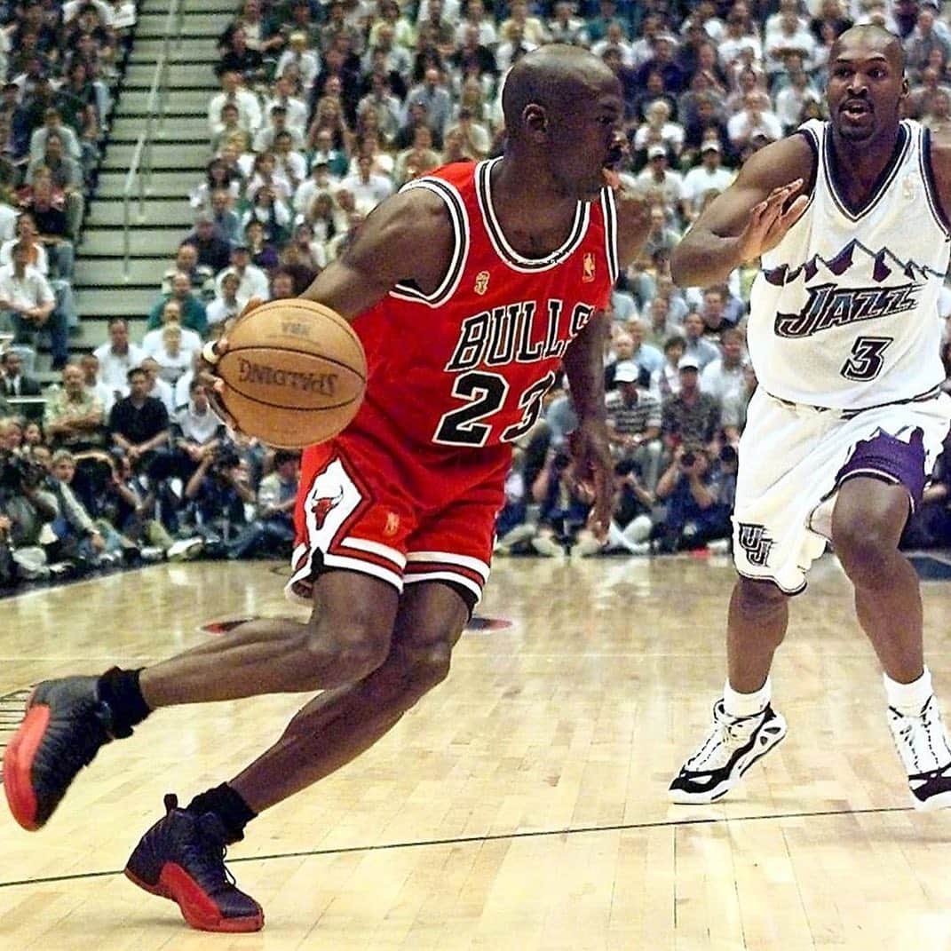 Sneaker News x Jordans Dailyさんのインスタグラム写真 - (Sneaker News x Jordans DailyInstagram)「One of MJ’s most iconic games 😤 Can you name it? #jordansdaily #tbt」6月7日 6時19分 - jordansdaily