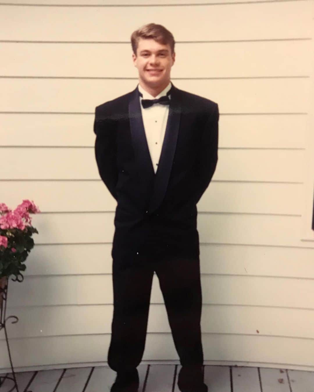 ライアン・シークレストさんのインスタグラム写真 - (ライアン・シークレストInstagram)「Oddly enough, the shoulder pads in my tux were bigger than the ones in my football uniform. #TBT」6月7日 6時29分 - ryanseacrest