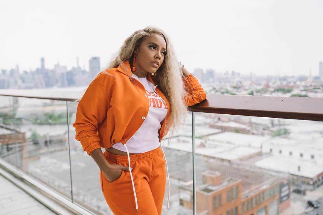 Angela Simmonsさんのインスタグラム写真 - (Angela SimmonsInstagram)「City Views #ClawsTnt @clawstnt  @melodyeshani」6月7日 6時36分 - angelasimmons