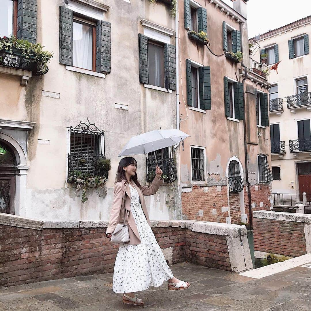 みちかさんのインスタグラム写真 - (みちかInstagram)「☔️ _  #イタリア #ベニス #ベネチア #イタリア旅行 #ベネチア旅行 #ヨーロッパ旅行 #ヨーロッパ #tabippo #tabijo #tabijo_germany #이태리 #이탈리아 #베니스 #베네치아 #이태리여행 #이탈리아여행 #베네치아여행 #베니스여행 #유럽여행 #여행스타그램 #여행에미치다 #italy #venice #italytrip #europe #베네치아맛집 #베네치아카페 #michika_trip」6月7日 6時47分 - michi3117