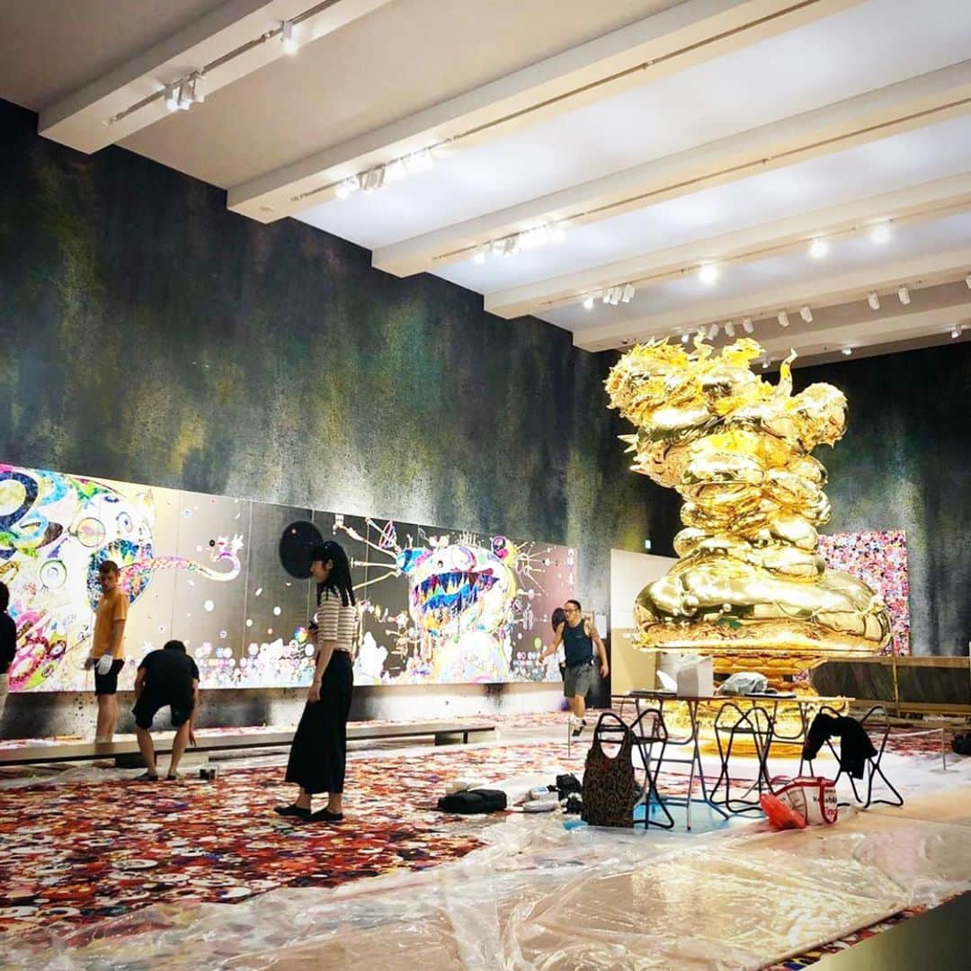 村上隆さんのインスタグラム写真 - (村上隆Instagram)「Scenery on display. MURAKAMI VS MURAKAMI @taikwuncontemporary  @tobiasmberger  @mosomota 📷 @chiaki_kasahara_」6月7日 7時25分 - takashipom