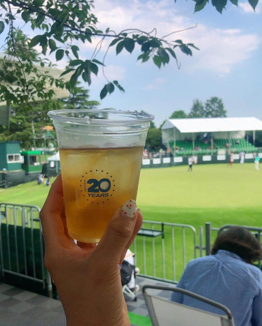 あおい夏海さんのインスタグラム写真 - (あおい夏海Instagram)「おはようございます！！ 森ビルカップ2日目⛳️✨ たくさんの情報がこちらのJGTOさんの公式アカウントから見れます！  @japangolftour  そしてお得なチケット情報🍒 ↓↓↓↓↓↓↓↓↓↓↓↓↓ ★平日VIP クラブハウス近くの駐車場 付き 18Hの特別スタンド席 1ドリンク付き ネット販売 税込7000円 ★当日のみ インフォメーションで販売 2000円 ホスピタリティデッキ チケット 限定50枚！ . 色々出店や、フードも充実してます💕 疲れたら大画面で中継も観れます📺✨ . 男子プロのショットは本当にすごいのでぜひとも会場で生のプレイを見てほしいです😍✨ . 今日も会場で応援しまーす！ よろしくお願いします💕 . ゆかちんと双子コーデ ウエア @loudmouth_japan_official  @otalmg . #双子コーデ #ラウドマウス #loudmouthgolf  #日本ゴルフツアー選手権SNSアンバサダー #日本ゴルフツアー選手権 #森ビルカップ #宍戸ヒルズカントリークラブ #JGTO #ゴルフ女子 #ゴルフ男子 #ゴルフ好き #ゴルフ大好き #golfgirl  #女子会 #筋肉女子  #ゴルフウェア #ゴルフコーデ #ゴルフファッション #応援  #アンバサダー」6月7日 7時23分 - natsumi.aoi