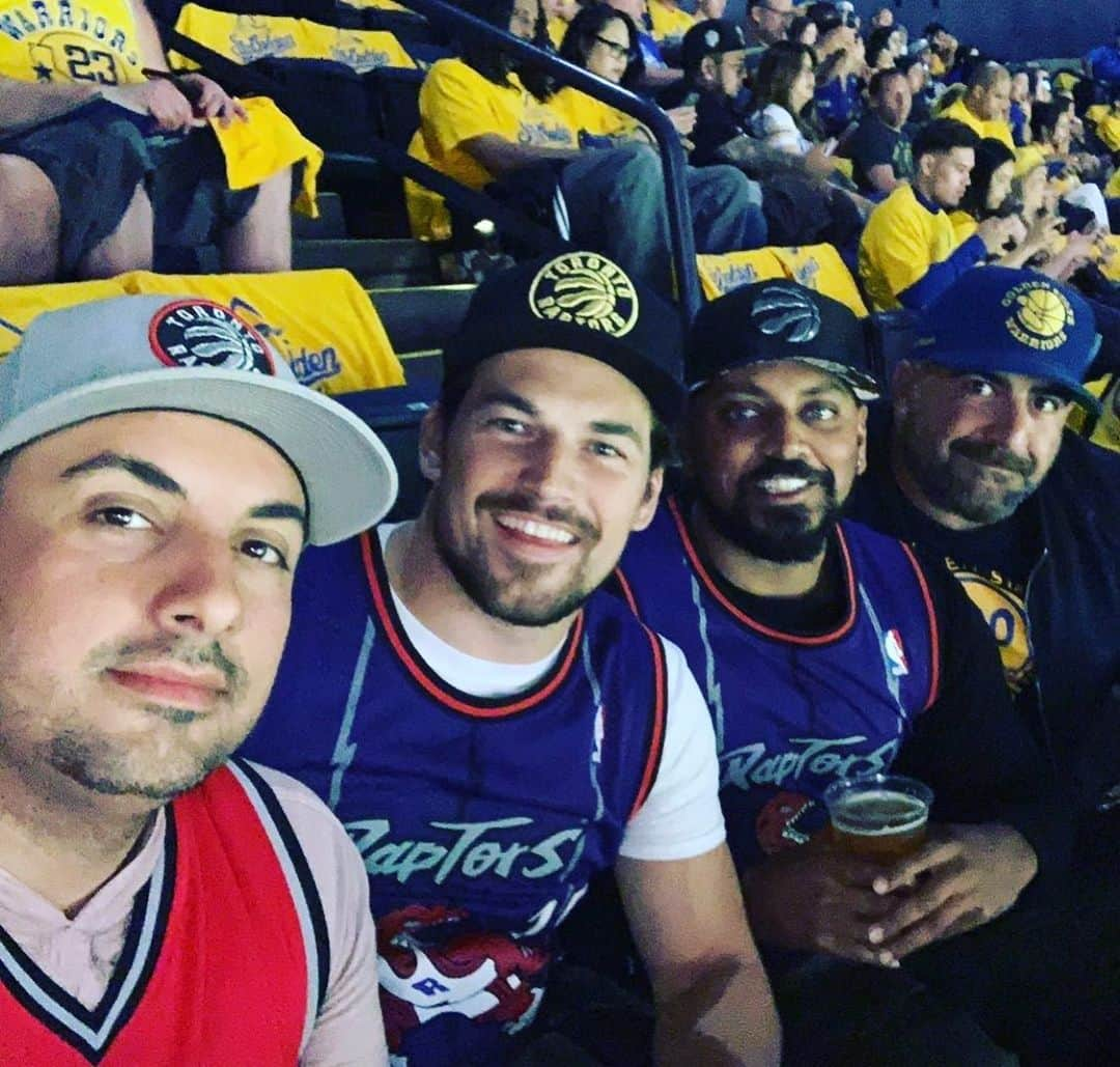 ジャコモ・ジャンニオッティさんのインスタグラム写真 - (ジャコモ・ジャンニオッティInstagram)「Great game last night with the boys, great win. Lets go @raptors .」6月7日 7時26分 - giacomo_gianniotti