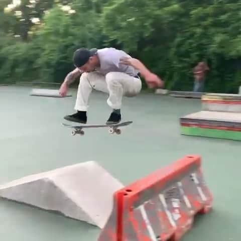 オルタモントのインスタグラム：「‪@dakotaservold w/ a boasted kf 🦅 // 📹: @stonehendrikx // #CFADC‬」