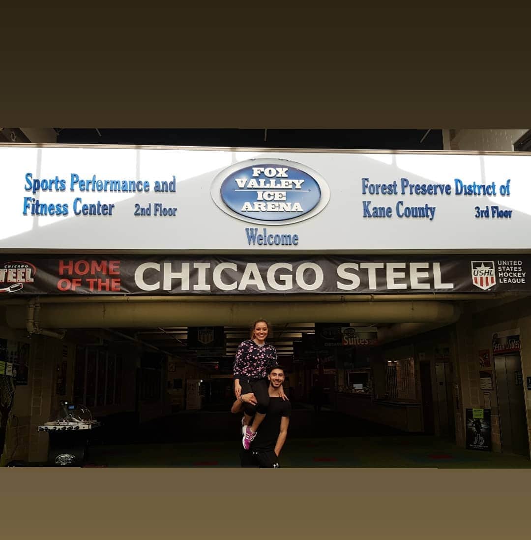 ジャダ・ルッソのインスタグラム：「First practice in Fox Valley Arena! 🇺🇸❤ #usa#chicagoicedance#icerink#passion#lovesport#podoactiviaitalia#risportskates#mkblades#monticonesport#friends#」