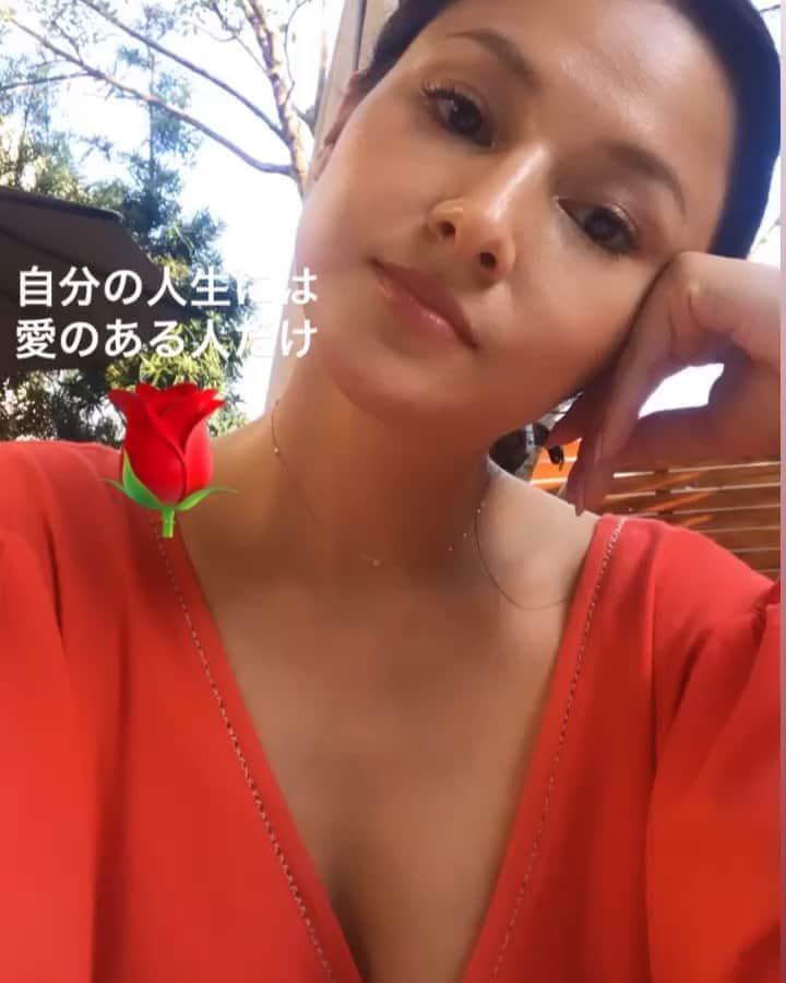 橋本麗香のインスタグラム：「自分の人生には愛ある人だけ ． #🌹 #love」