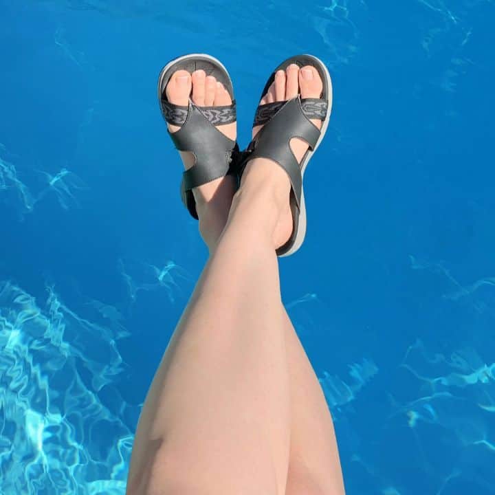 ダンスコのインスタグラム：「Summer state of mind. . . . #dansko #instalove #clogs #shoes #danskos #justyourfavorites #instagood #danskostyle #comfort #newshoes」