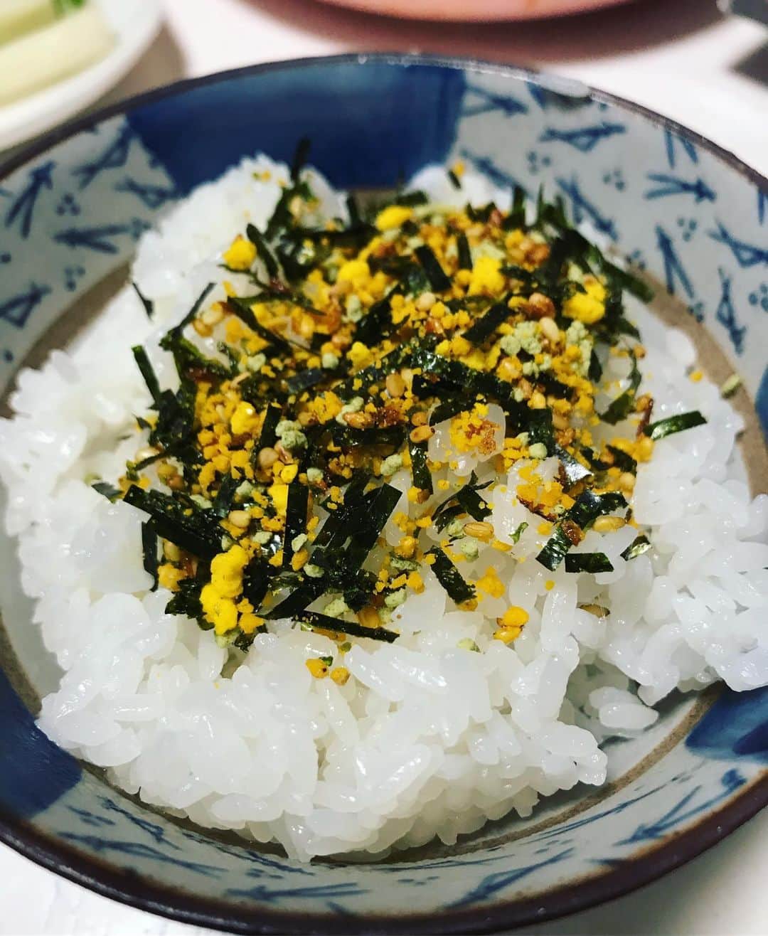 ハチミツ二郎さんのインスタグラム写真 - (ハチミツ二郎Instagram)「どうしても朝 のりたまが食べたくて 朝からスーパー行って買ってきた。」6月7日 8時32分 - jirohachimitsu