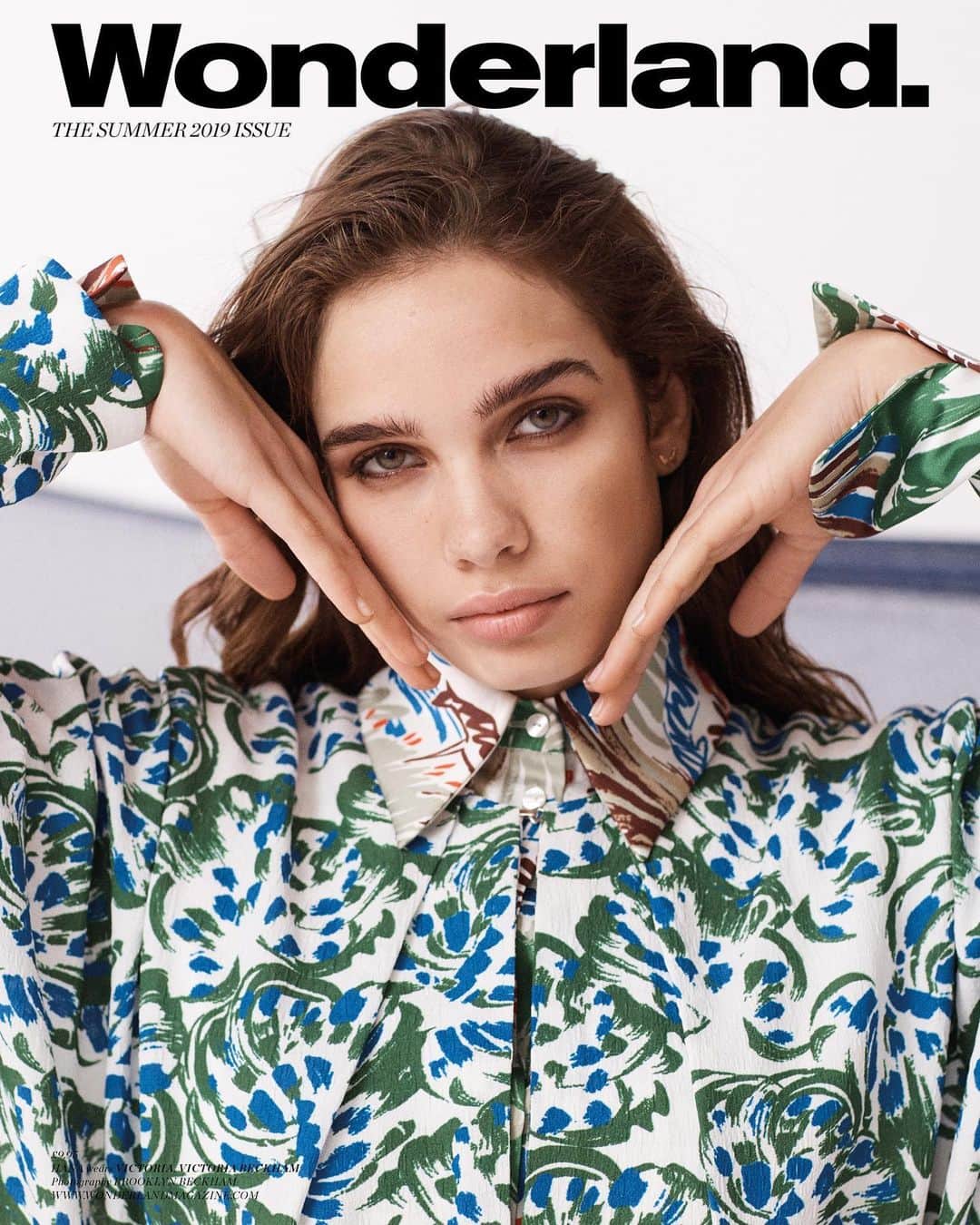 のインスタグラム：「@hancross in the abstract floral print from #VVBPreAW19 on the cover of @wonderland shot by @brooklynbeckham! x VB」