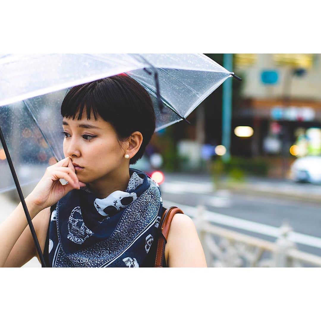 永池南津子さんのインスタグラム写真 - (永池南津子Instagram)「梅雨入りですね。 素敵な傘をいただいたので、大人の女性らしくさしてみようと思います。 #この傘ではありません #梅雨入り #雨  #rain #rainyday #portrait #photography #永池南津子」6月7日 18時24分 - natsuko_nagaike