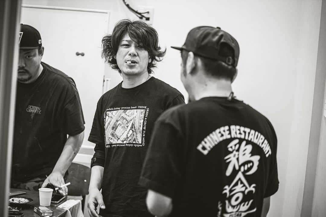 HIROSHIのインスタグラム：「20th Anniversary Beginning of the Story 仙台Rensa マジ最高に熱かった! 良い1日になったよ。 04 Limited Sazabysありがとう。 参戦してくれたみんなほんまにありがとう!!!!! また遊ぼうな。 photo by @kawado_photo  #ROTTENGRAFFTY #ロットン #04LimitedSazabys」