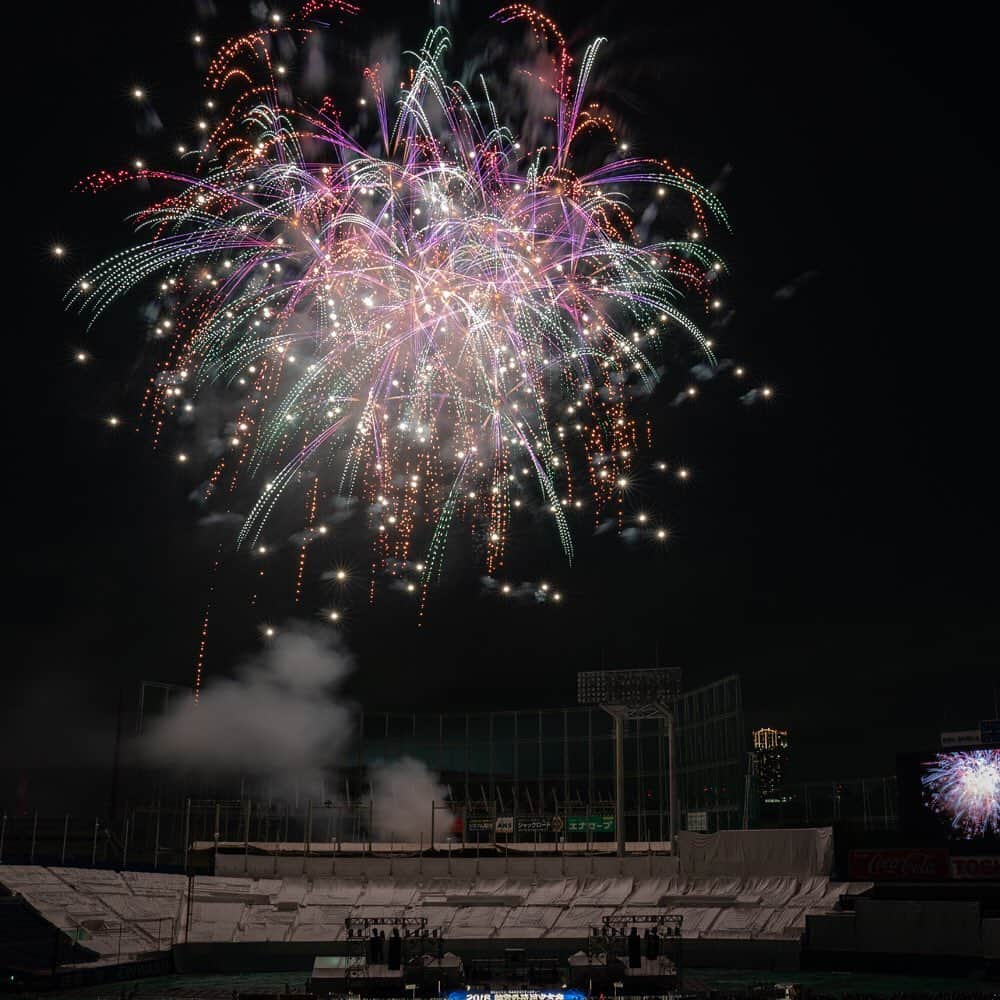 チケットぴあさんのインスタグラム写真 - (チケットぴあInstagram)「夜空を彩る10,000発の感動と音楽の祭典✨ 神宮外苑花火大会はライブも楽しめる💗  チケット先行先着は6/8(土)23:59まで受付中❗️ 🔎【神宮外苑花火大会 ぴあ】で検索  #花火 #はなび #花火大会 #神宮花火大会 #神宮花火 #神宮花火大会2019 #花火デート #みんなで花火 #夏の思い出 #夏イベント」6月7日 18時33分 - ticketpia