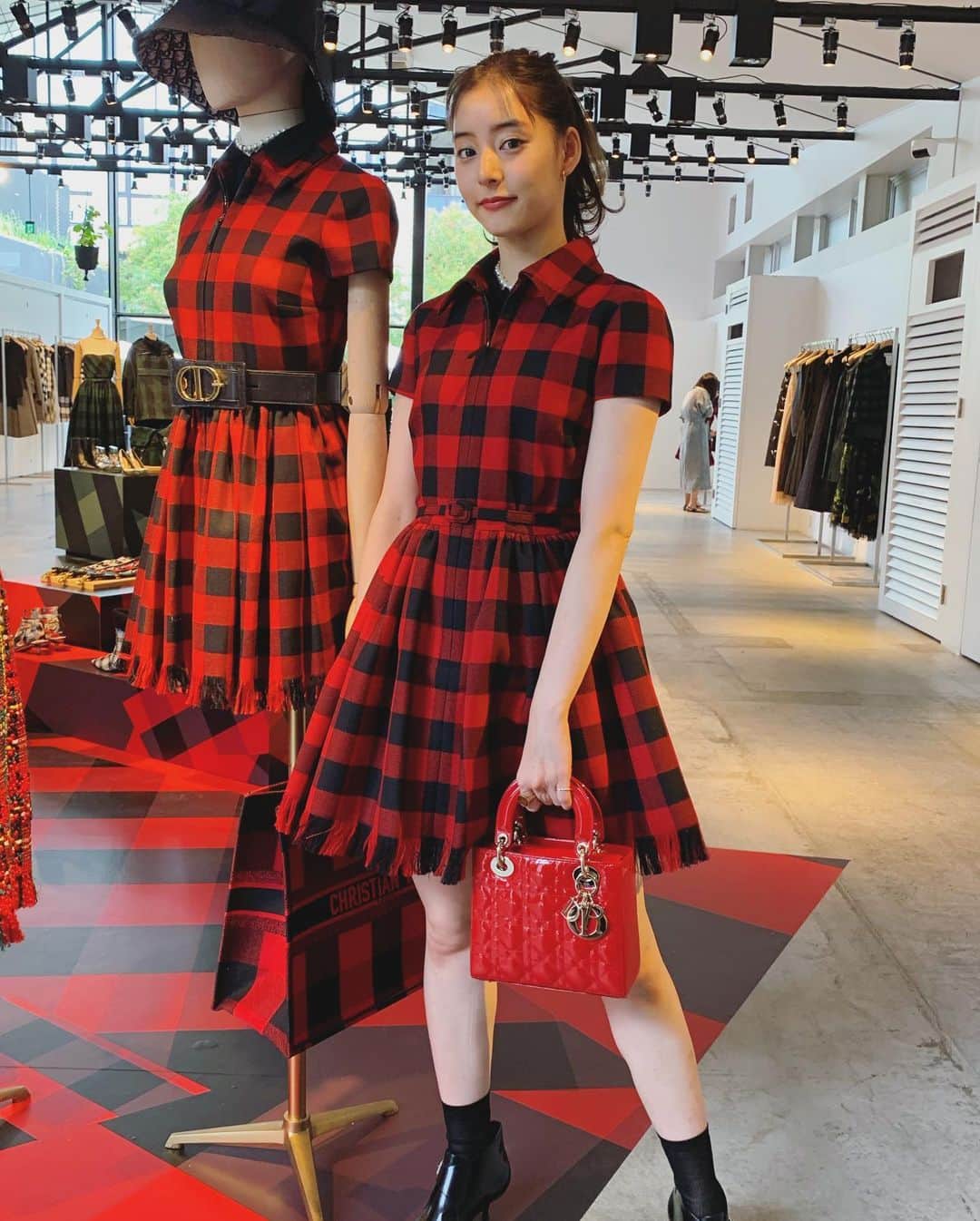 新木優子さんのインスタグラム写真 - (新木優子Instagram)「Dior2019A/Wの展示会に行ってきました☺️ 今回のコレクションのテーマは "テディ・ガール" 今期のコレクションのお洋服は今まで見させて頂いたマリアグラツィアのコレクション中でも特に大好きなコレクション、、♡ 度のお洋服も女ごころをくすぐられる可愛さでした、、💕」6月7日 18時36分 - yuuuuukko_