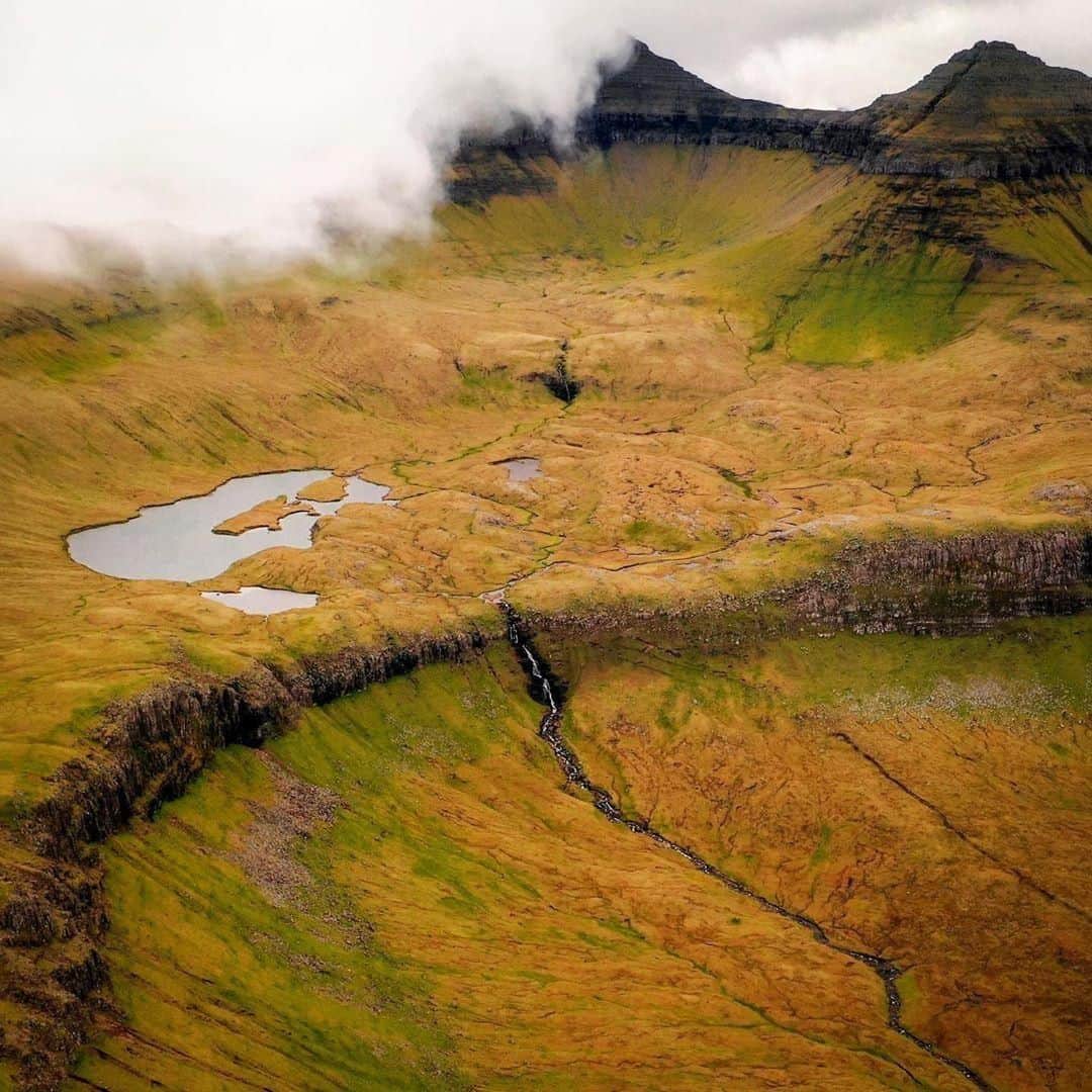 Lonely Planetさんのインスタグラム写真 - (Lonely PlanetInstagram)「This week's #lonelyplanet regram comes from @birhanuguz who captured the moody landscape in the #Faroe Islands. The forgotten Faroes are just a short flight from the UK, yet they’re way off the standard traveller’s radar. Adrift in the frothing swells of the north Atlantic, this mysterious 18-piece jigsaw puzzle of islands is at once ancient and very modern. Multicoloured cottages and grass-roofed wooden churches add focus to the grandly stark, treeless moorlands. — Every week we regram a shot from our community. Tag yours with #lonelyplanet for a potential feature!」6月7日 18時40分 - lonelyplanet