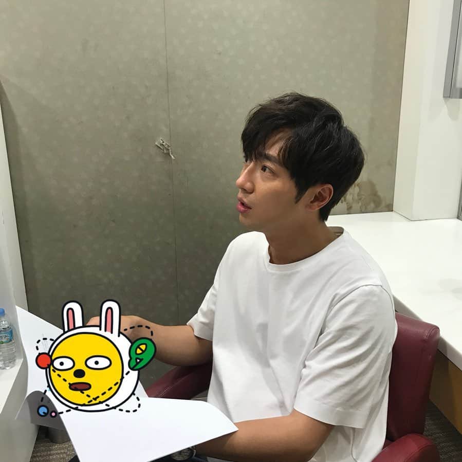 イ・サンヨプのインスタグラム：「#난누군가또여긴어딘가」