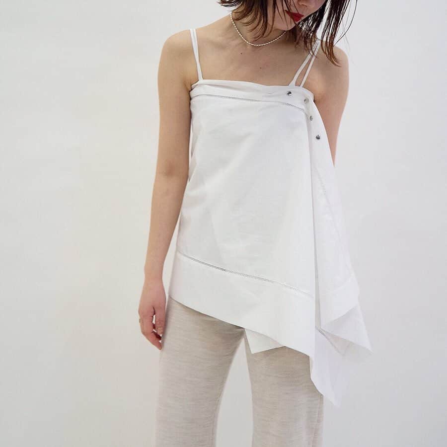 DES PRESさんのインスタグラム写真 - (DES PRESInstagram)「【PICK UP ITEM】 SHIRT / 22-01-92-01404 / ¥21,000 (+tax) PANTS / 22-04-92-04401 / ¥21,000 (+tax)  #DESPRÉS#despres#デプレ #fashion#summerfashion#pants #white#shirt#coordinate#ootd #tomorrowland_jp」6月7日 19時03分 - despres_jp
