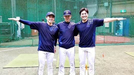 オリックス・バファローズさんのインスタグラム写真 - (オリックス・バファローズInstagram)「#佐竹学 コーチ #伏見寅威 #鈴木昂平 #東海大学 出身 #T #Bs2019 #buffaloes #baseball #ORIX #プロ野球」6月7日 18時58分 - orix_buffaloes