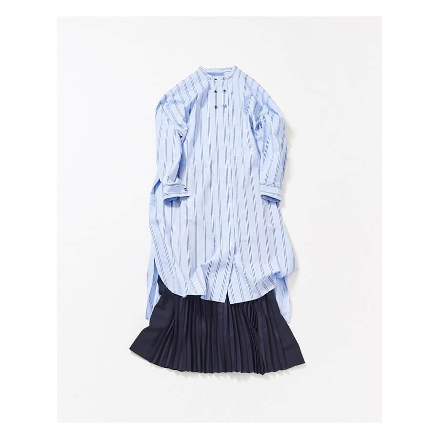 CIROI CIROI × MINETV VOL.1 ONAIRのインスタグラム：「【STYLE】 ＿＿＿＿＿＿＿＿＿＿＿＿＿＿＿＿＿＿＿＿＿＿＿＿＿ One-piece: Double button stripe shirts one-piece Color: light-blue/navy Price: ¥24,000+tax . Skirt: Hard pleats skirt Color: green/navy Price: ¥22,000+tax. . Sandal: intrecciato sandal Color: brown/black Price: ¥27,000+tax. ￣￣￣￣￣￣￣￣￣￣￣￣￣￣￣￣￣￣￣￣￣￣￣￣￣ . One-piece. クラシカルなストライプで、上品な雰囲気に仕上げたシャツワンピース。大好評の定番品番、ダブルボタンシャツワンピースのオーバーサイズバージョンが登場です。モードで上品なスタイリングに仕上がると大好評をいただいている定番シャツワンピのデザインポイントはそのままに、こちらはリラックス感とカジュアル感を加えたバージョンに更新し新登場です。 . Skirts. ハリ感のある生地を使用したプリーツスカートです。ラメ糸が含まれているので、プリーツをあてることにより、光の加減で様々な表情を見せてくれるデザインとなっております。サイドにあしらった毛足の長いフリンジ素材がエッジーな印象を与えます。 . #CIROI」