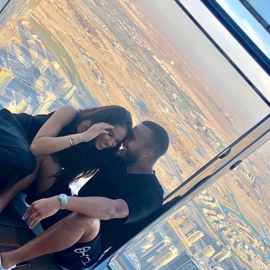 ライアン・バートランドのインスタグラム：「We’re flawed but we’re still perfect for each other」