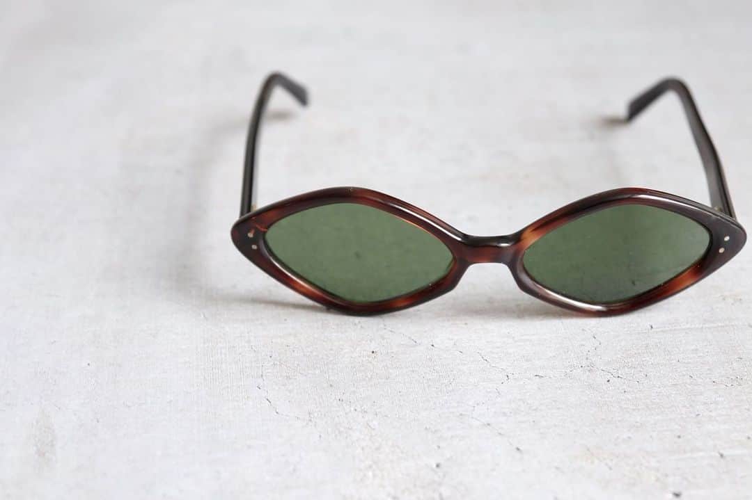 wonder_mountain_irieさんのインスタグラム写真 - (wonder_mountain_irieInstagram)「_ Lesca LUNETIER VINTAGE / レスカ ルネティエ ヴィンテージ “Diamond” ￥48,600- _ 〈online store / @digital_mountain〉 http://www.digital-mountain.net/shopdetail/000000009781/ _ 【オンラインストア#DigitalMountain へのご注文】 *24時間受付 *15時までのご注文で即日発送 *1万円以上ご購入で送料無料 tel：084-973-8204 _ We can send your order overseas. Accepted payment method is by PayPal or credit card only. (AMEX is not accepted)  Ordering procedure details can be found here. >>http://www.digital-mountain.net/html/page56.html _ #LescaLUNETIER #Lesca #LUNETIER #レスカルネティエ _ 本店：#WonderMountain  blog>> http://wm.digital-mountain.info/blog/20190607-1/ _ 〒720-0044  広島県福山市笠岡町4-18  JR 「#福山駅」より徒歩10分 (12:00 - 19:00 水曜定休) #ワンダーマウンテン #japan #hiroshima #福山 #福山市 #尾道 #倉敷 #鞆の浦 近く _ 系列店：@hacbywondermountain _」6月7日 19時36分 - wonder_mountain_