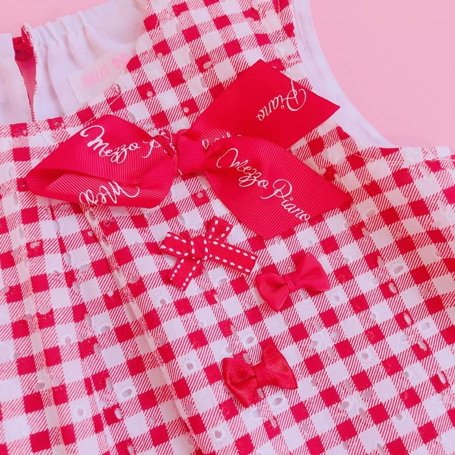 mezzo pianoさんのインスタグラム写真 - (mezzo pianoInstagram)「. ❤︎gingham check tunic❤︎﻿ ﻿ ギンガムチェックって﻿ 女の子がキュートにみえるよね♡ . ﻿ ■チュニック ¥9,612﻿ ﻿ #ギンガムチェック﻿ #チュニック﻿ #おでかけ﻿ ﻿ #mezzopiano ﻿﻿﻿﻿﻿﻿﻿﻿﻿﻿﻿﻿﻿﻿﻿﻿﻿﻿﻿﻿﻿﻿﻿#メゾピアノ﻿ #summercollection #夏コレクション﻿﻿﻿﻿﻿﻿﻿﻿﻿﻿﻿﻿﻿#夏物﻿ #新作  #プリセス#女の子のママ #女の子ママとつながりたい #可愛い #女の子 #ピンク好き #ピンク＃ママスタグラム﻿#ママ撮 #インスタベイビー#ベビスタグラ#kidsfashion #kidswear ﻿ #pink #こども #子供服 #kidswear  #キッズファション #kidsfashion #ig_japan #ig_kids ﻿﻿﻿﻿﻿﻿﻿﻿﻿﻿﻿﻿」6月7日 19時47分 - mezzopiano_official