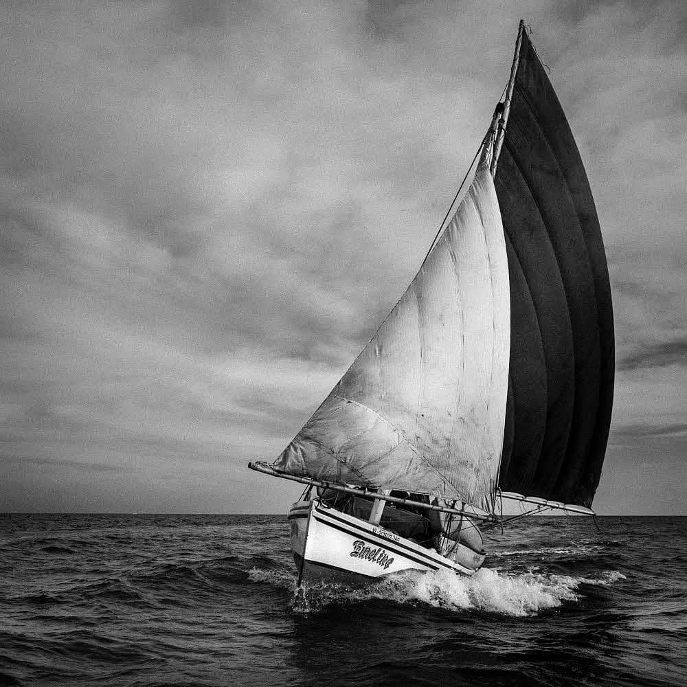 thephotosocietyさんのインスタグラム写真 - (thephotosocietyInstagram)「Photo by @lucianocandisani ( Luciano Candisani ). Traditional sailboat used for fishing, in Sartaneja, Belize. Without the cost of the fuel, the fishermen can pay the bills with 1/3 less fishing. And of Keep alive these wonderful boats. 2016. . @smithsonianmarineconservation @natgeobrasil @thephotosociety@ilcp_photographers @sealegacy@solo.br @vento.leste#lucianocandisani #conservação#fotografia #photography#documentalphotography #belize#boats #silingboats #traditionalboats#candisani #mar #sea #ocean#oceano #viagens #vela #velejar#navegacao #sartaneja #pesca#fishing #sustainability#conservationphotography」6月7日 10時50分 - thephotosociety