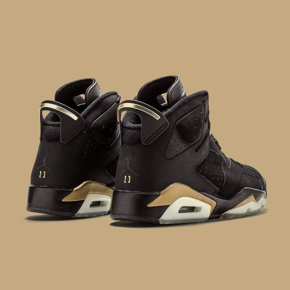 Sneakgalleryさんのインスタグラム写真 - (SneakgalleryInstagram)「The Air Jordan 6 “DMP” is rumored to return in 2020. Should these be left in the vault or dropped? 🏆🏆🔥🔥」6月7日 11時32分 - sneakgallery