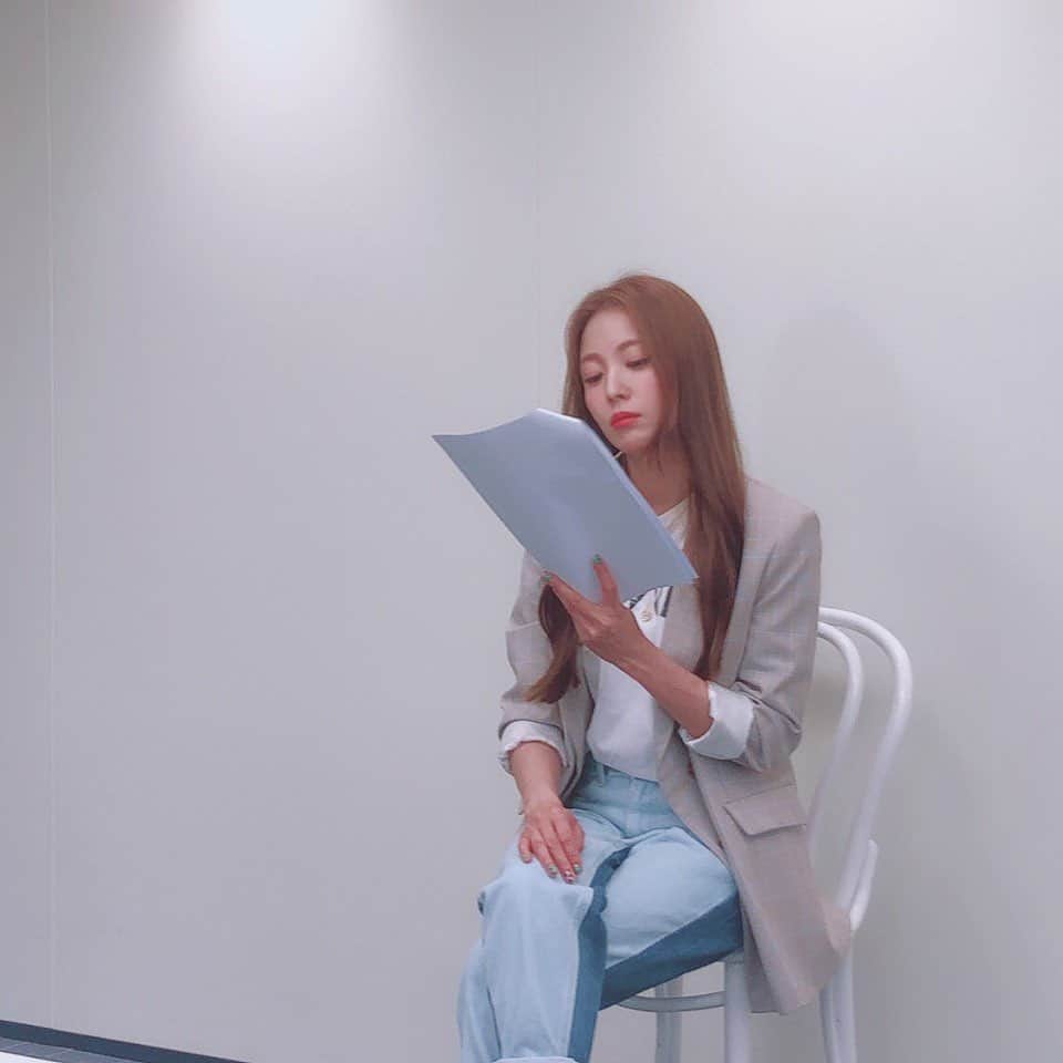 BoAのインスタグラム：「열공+암기=ready to go 👍」