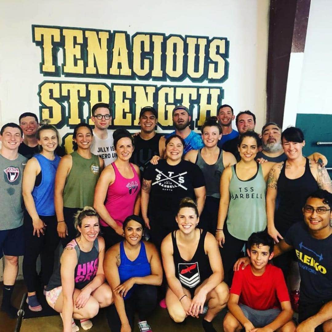マッティ・ロジャーズのインスタグラム：「4 technique sessions in about 24 hours! Thank you SO much to @tssbarbell, @fieldhousesanantonio and @missioncrossfitsa for giving me the opportunity to share a lil bit of love and knowledge about this sport!! I had so much fun & I hope you guys learned a lot :)」