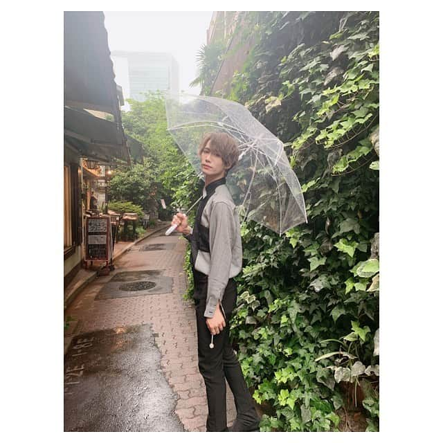 志村禎雄さんのインスタグラム写真 - (志村禎雄Instagram)「お仕事してきたよんんんんん！この場所とは関係ないけどジブリっぽかったから撮ってみました🧑🏼🧡 楽しい撮影も出来てうきうき！雨も吹きとばせ♡  てか今日からアラジンじゃんんんん！ 見に行く人ーーー？！」6月7日 12時02分 - s.dao_