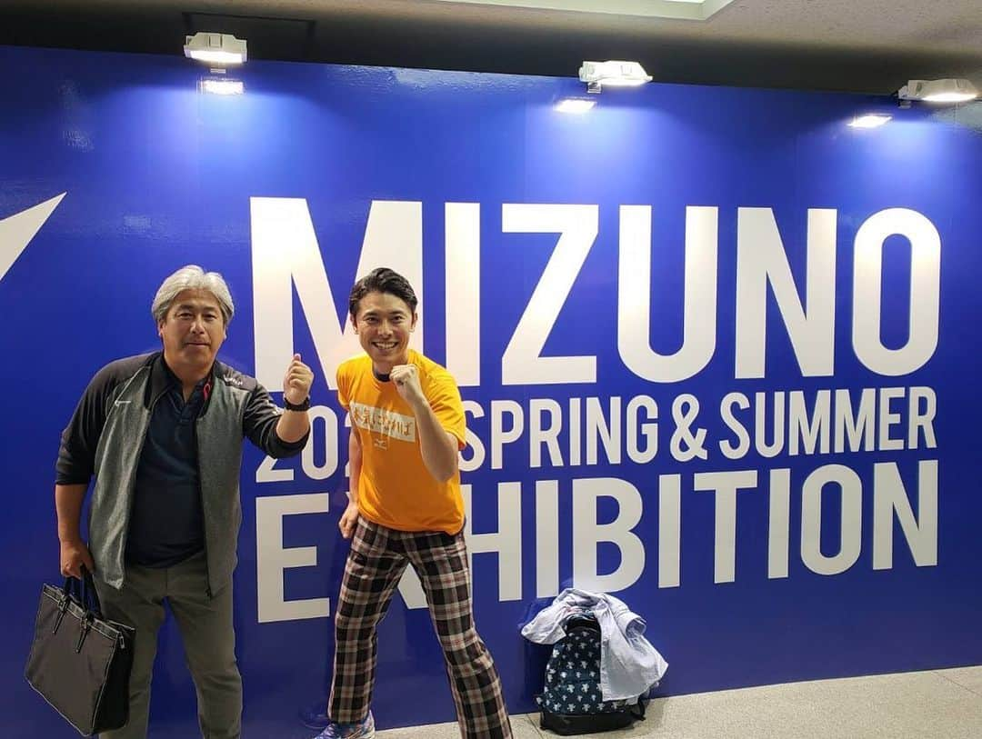 こにわさんのインスタグラム写真 - (こにわInstagram)「2020年のMIZUNOさんは世界最高の本気です！  さあ、体も心も走る鳥、RunBirdになれ‼️🏃‍♂️🦅 #mizuno #sports」6月7日 12時08分 - koniwa1982