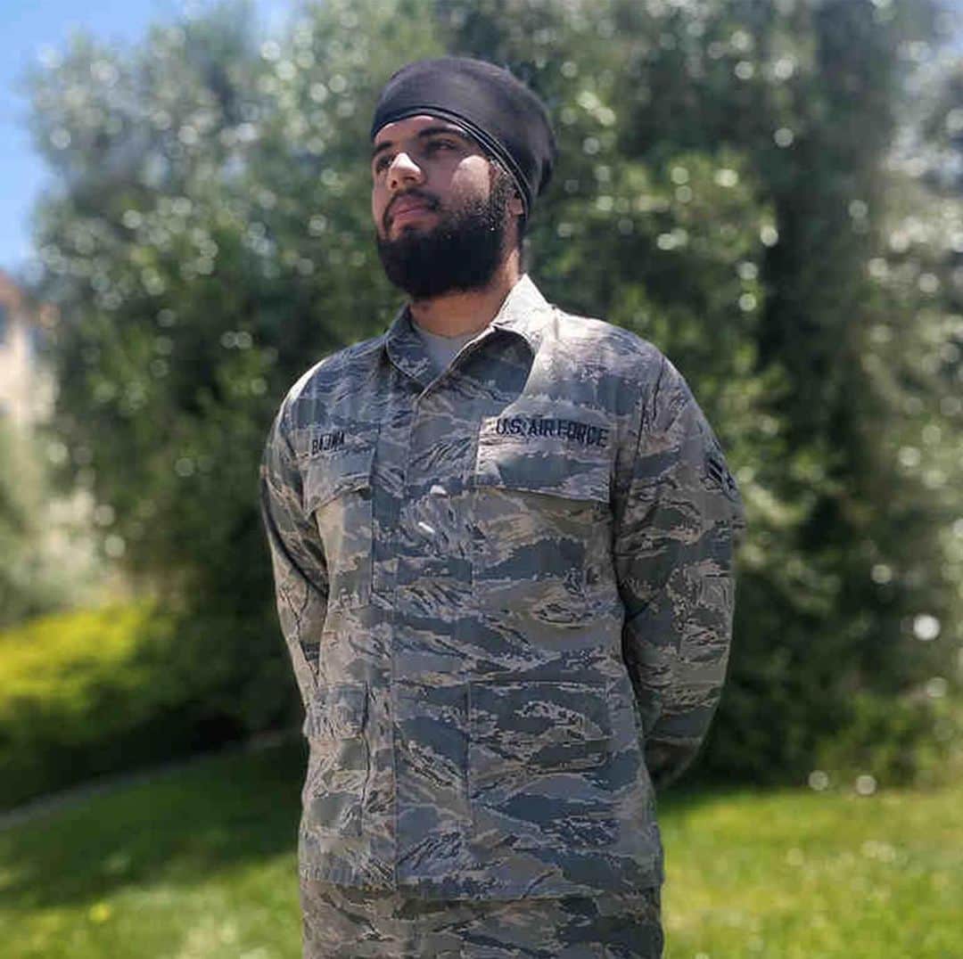 NBC Newsさんのインスタグラム写真 - (NBC NewsInstagram)「U.S. Air Force has given a religious accommodation to a Sikh airman, making him the first active-duty airman allowed to maintain a turban and beard during his service. Click the link in our bio for more. . 📷 ACLU」6月7日 12時40分 - nbcnews