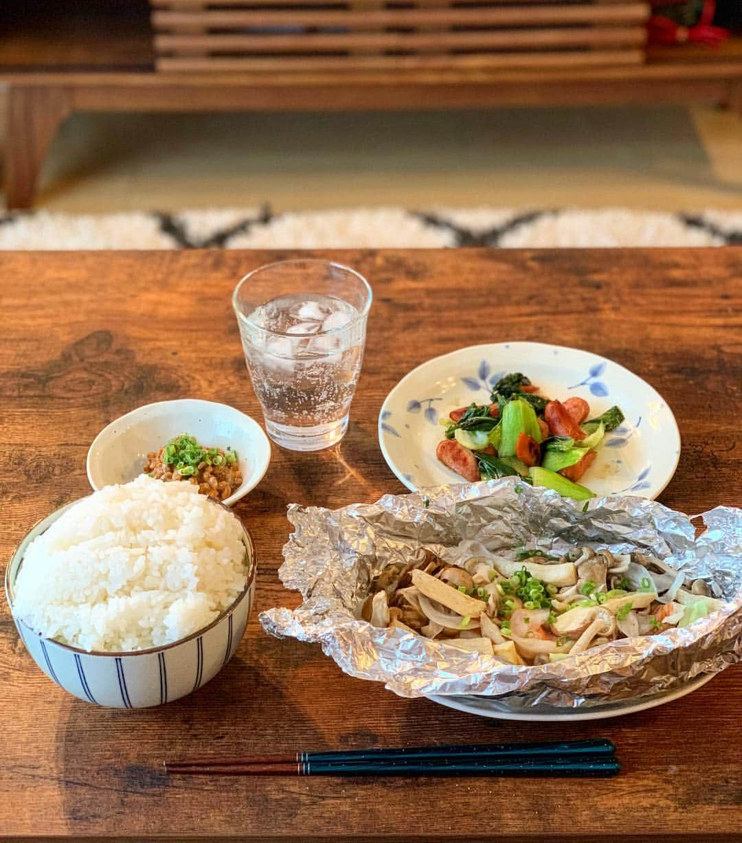 永井建成さんのインスタグラム写真 - (永井建成Instagram)「#昼ごはん #永井キッチン🍴  #建成食堂 #シャケのホイル焼き #ウィンナーと小松菜の中華炒め #納豆 #ちょっと品数少なめ  #いただきます🙏」6月7日 12時32分 - tatsu7729