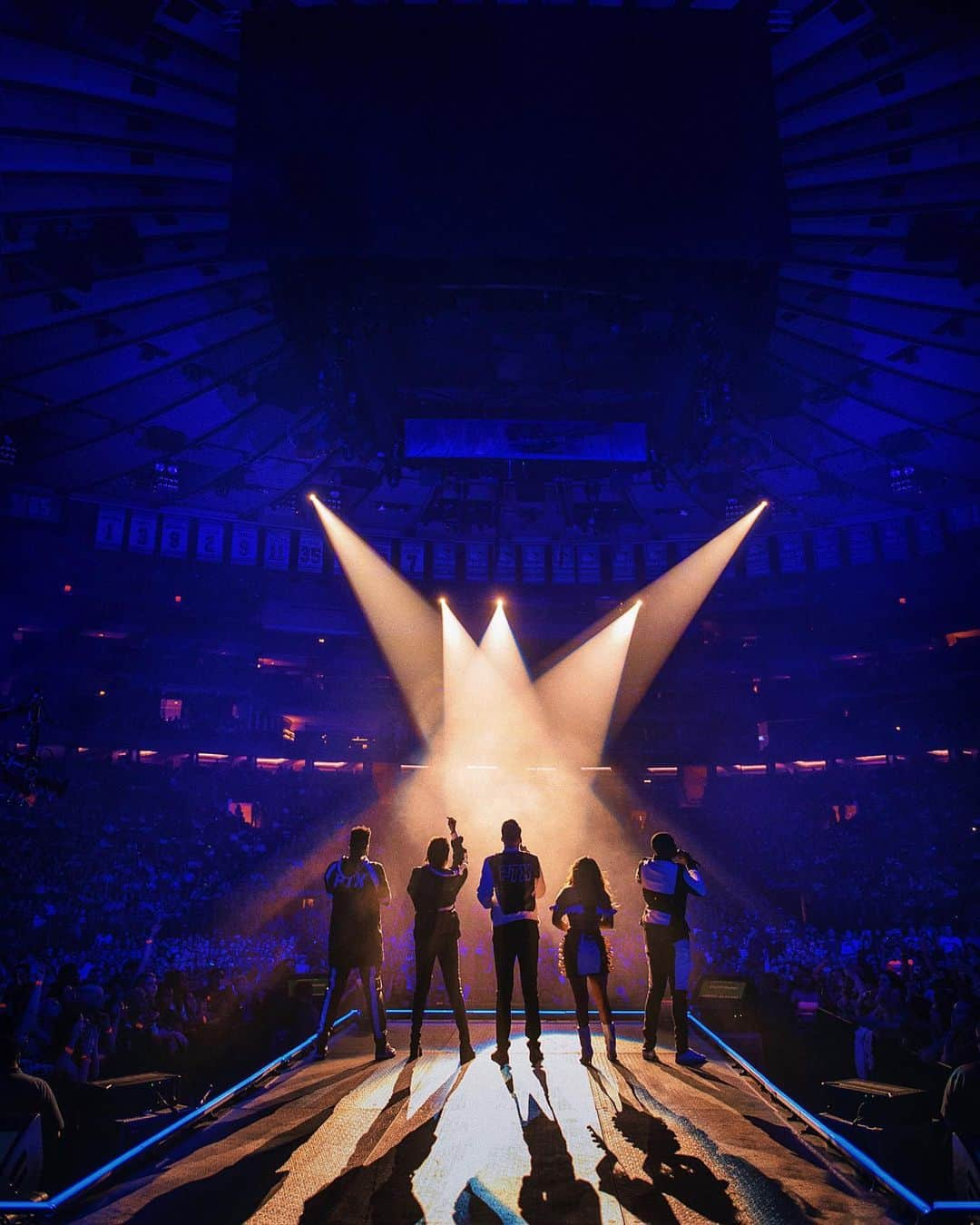 ペンタトニックスさんのインスタグラム写真 - (ペンタトニックスInstagram)「A night we’ll never forget. Thank you New York City. 🌟 @TheGarden #PTXTheWorldTourNYC #PTXTheWorldTour」6月7日 12時48分 - ptxofficial