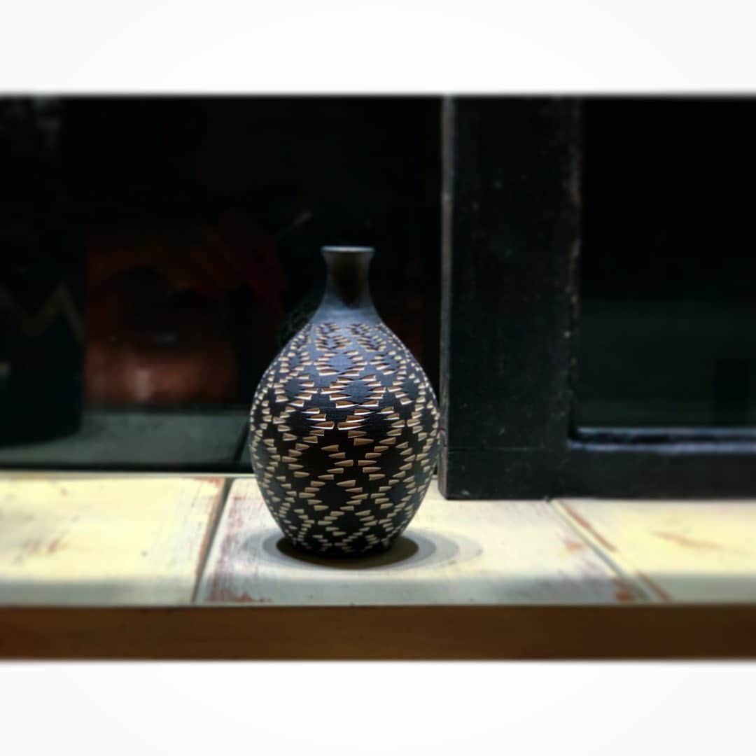 佐田正樹さんのインスタグラム写真 - (佐田正樹Instagram)「探してた一輪挿しの花瓶 インスタで気になり個展へ 好きな形。素敵。  #花瓶 #一輪挿し #ワサビエリシ #個展」6月7日 14時14分 - satakisama