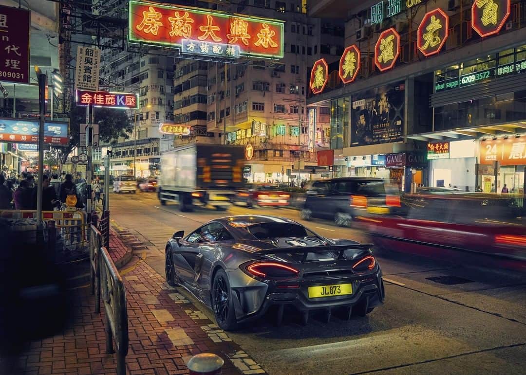 McLaren Automotiveさんのインスタグラム写真 - (McLaren AutomotiveInstagram)「Driving through Hong Kong is almost as intense as the long winding roads above the city. The views and sights are different but no less exciting. #McLaren600LT」6月7日 20時00分 - mclarenauto