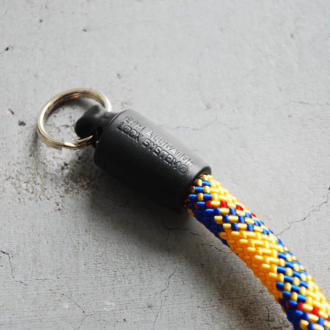wonder_mountain_irieさんのインスタグラム写真 - (wonder_mountain_irieInstagram)「_ EPM / イーピーエム "YOSEMITE CAMERA 110cm STRAP -ALLIGATOR LOCK SYSTEM-" ￥7,344- _ 〈online store / @digital_mountain〉 http://www.digital-mountain.net/shopdetail/000000009230/ _ 【オンラインストア#DigitalMountain へのご注文】 *24時間受付 *15時までのご注文で即日発送 *1万円以上ご購入で送料無料 tel：084-973-8204 _ We can send your order overseas. Accepted payment method is by PayPal or credit card only. (AMEX is not accepted)  Ordering procedure details can be found here. >>http://www.digital-mountain.net/html/page56.html _ 本店：#WonderMountain  blog>> http://wm.digital-mountain.info/blog/20190308/ _ #EPM #YOSEMITECAMERASTRAP #イーピーエム #ヨセミテカメラストラップ cutsewn→ #stoneisland ￥29,160- _ 〒720-0044  広島県福山市笠岡町4-18 JR 「#福山駅」より徒歩10分 (12:00 - 19:00 水曜定休) #ワンダーマウンテン #japan #hiroshima #福山 #福山市 #尾道 #倉敷 #鞆の浦 近く _ 系列店：@hacbywondermountain _」6月7日 14時51分 - wonder_mountain_