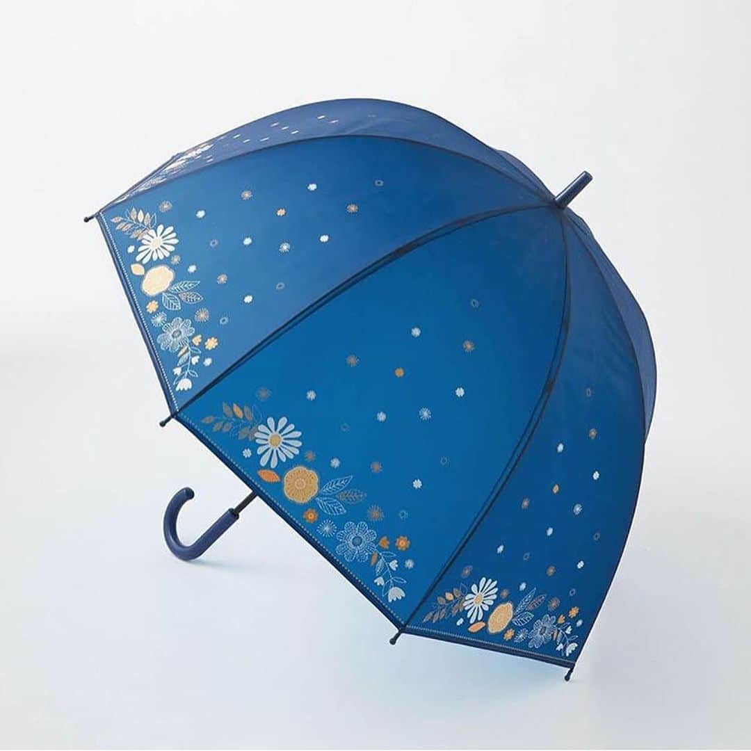【公式】ベルメゾンさんのインスタグラム写真 - (【公式】ベルメゾンInstagram)「@mini_labo_jp が更新されました。 ・ 雨の日でもウキウキ♪ . ドーム型の丈夫なビニール傘。 ミニラボデザインがとってもかわいい♪ マットな質感で高級感があります。 安全カバー付きで開閉もスムーズな仕様が嬉しい。 . ￥２３００（税込） . . #ベルメゾン #BELLEMAISON #minilabo #ミニラボ #paris #パリ . #クリエイター#イラスト#デザイン#かわいい#大人かわいい#グラフィック#ビニール傘」6月7日 14時53分 - bellemaison.jp