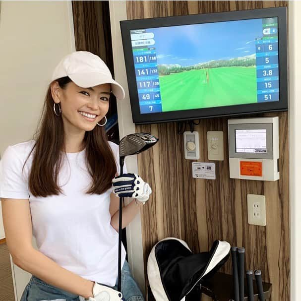 葛岡碧さんのインスタグラム写真 - (葛岡碧Instagram)「この間の練習🏌️‍♀️ ・ 梅雨入りしちゃって悲しい〜 ⛳️☔️ ・ #スイング碑文谷  #ゴルフ女子 @tss_sing_himonya #葛岡碧ゴルフ」6月7日 14時54分 - midori_kuzuoka