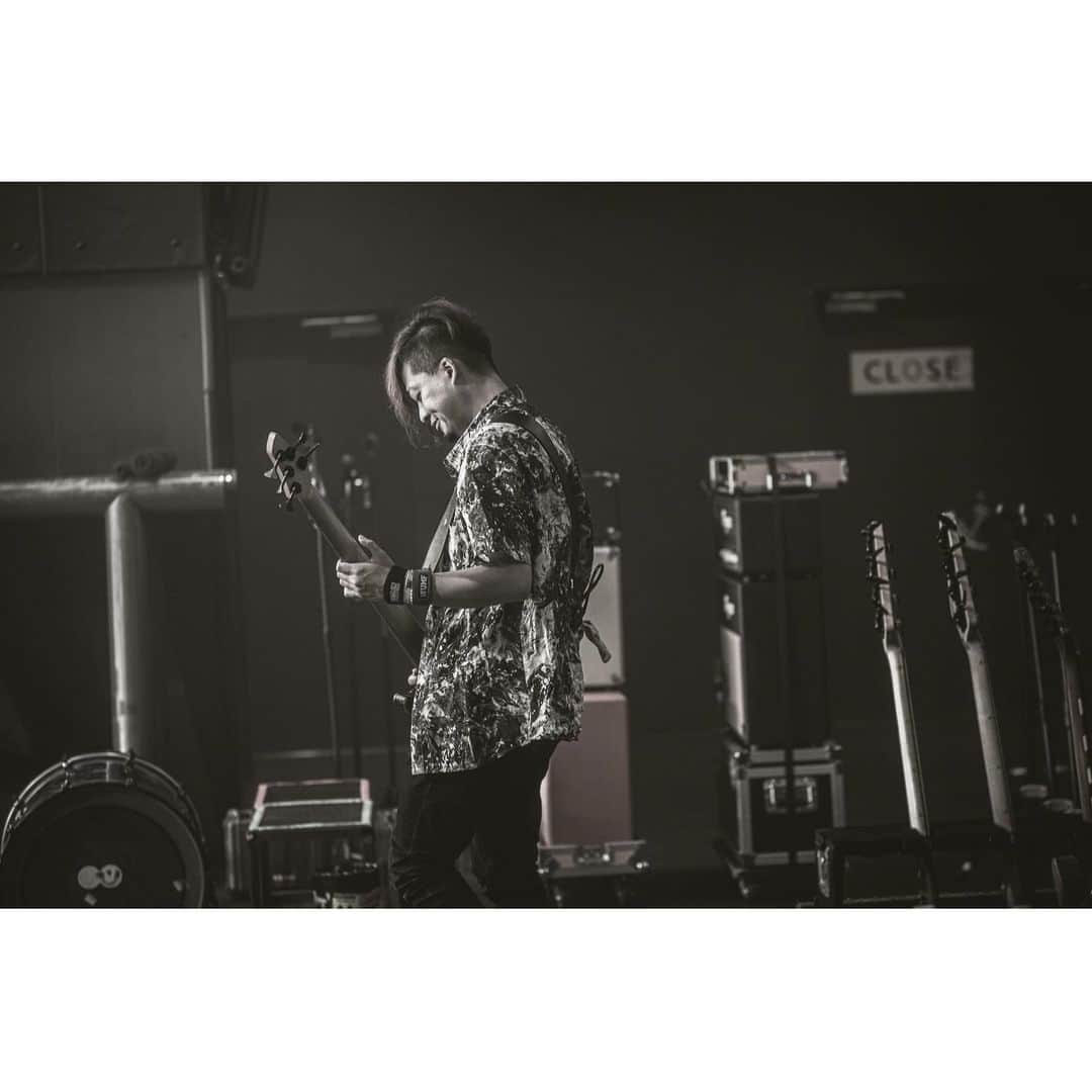 侑威地さんのインスタグラム写真 - (侑威地Instagram)「20th Anniversary Beginning of the Story @仙台Rensa  photo  by @kawado_photo  #ロットン20th #04limitedsazabys #rottengraffty」6月7日 15時04分 - yuichi_rotten