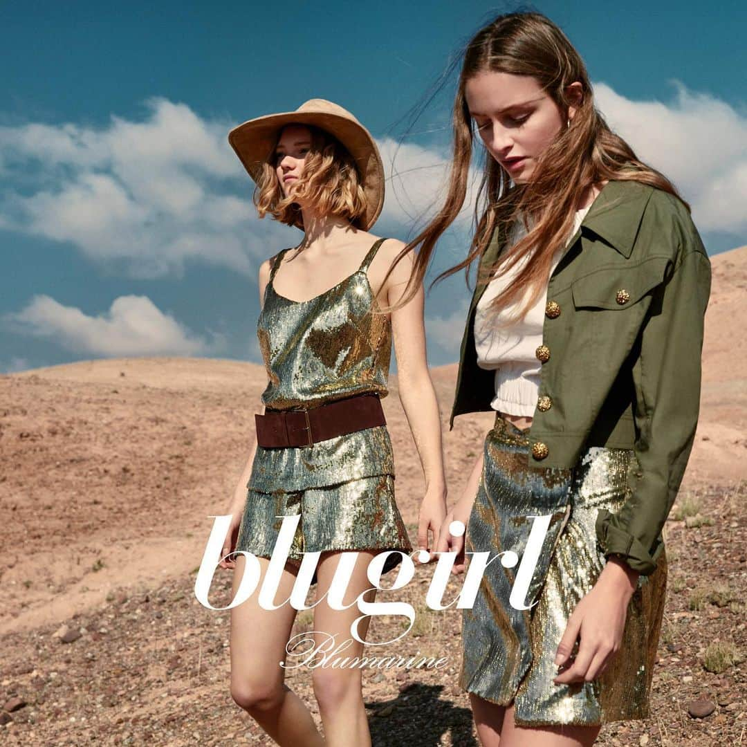 ブルーガールのインスタグラム：「Blugirl Spring Summer 2019 Advertising Campaign A journey to the desert, between suggestive sand dunes and breathtaking sunsets. Two girlfriends. No boundaries. A joyous and carefree mood. This is the Blugirl Spring Summer 2019 Advertising Campaign, conveying a free spirited elegance, poised among freshness, romanticism and non-conformist freedom.  Photographer: @fededeangelis Models: @beatricevendramin, @renske.lb Stylist: @audreytaillee Hair: @gabrytrezzi MUA: @ariannacampa_makeup  #blugirl #blugirlss19 #ss19#advertisingcampaign#beatricevendramin #renskeblockland」